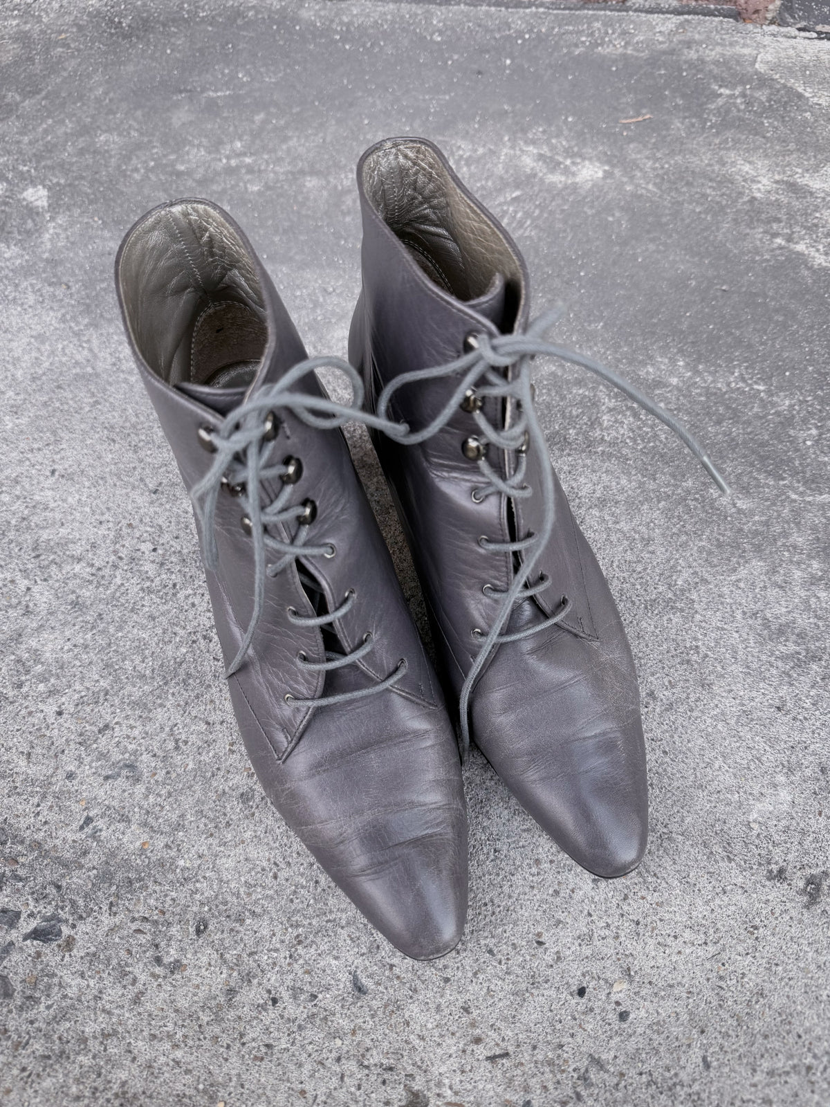 Yves Saint Laurent Pointed Heeled Boots