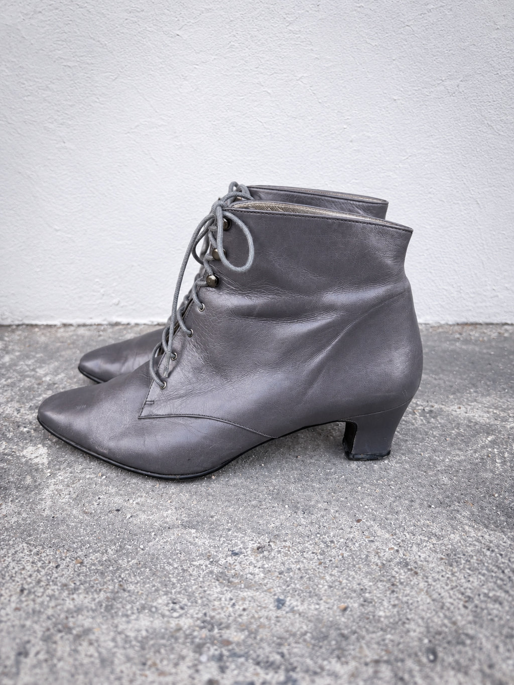Yves Saint Laurent Pointed Heeled Boots
